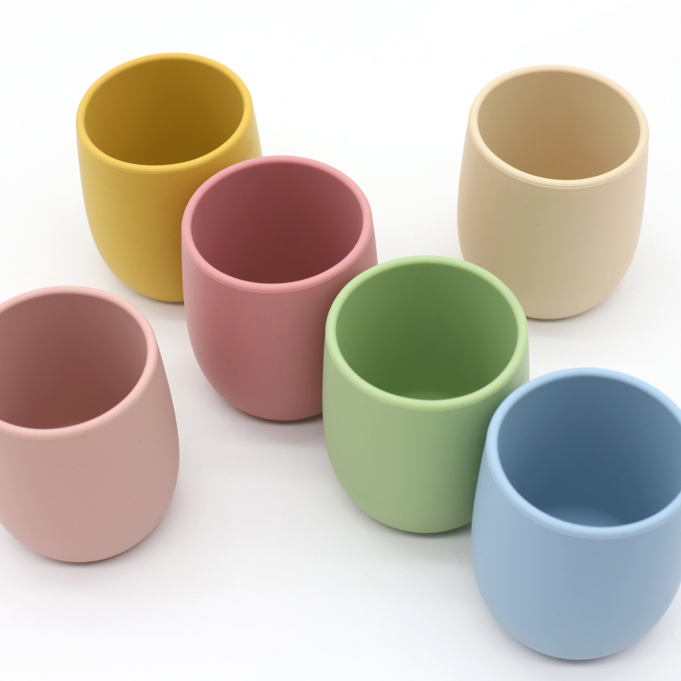 كوب ماء من السيليكون للأطفال ص - مراجعة Snack Cup Toddler وسعره
