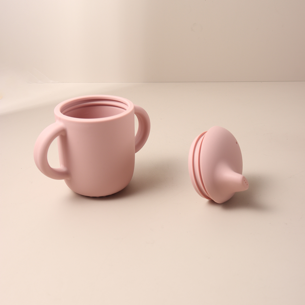 كوب سيليكون جديد للأطفال سعة 1 - مراجعة Snack Cup Toddler وسعره